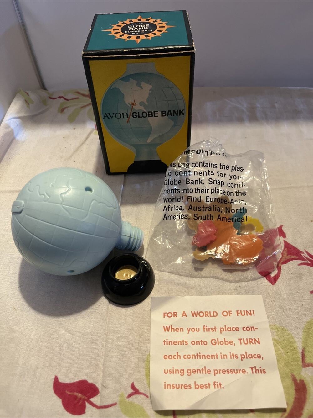 Vintage Avon World Globe Bubble Bath Bank in Original Box Retro Collectible